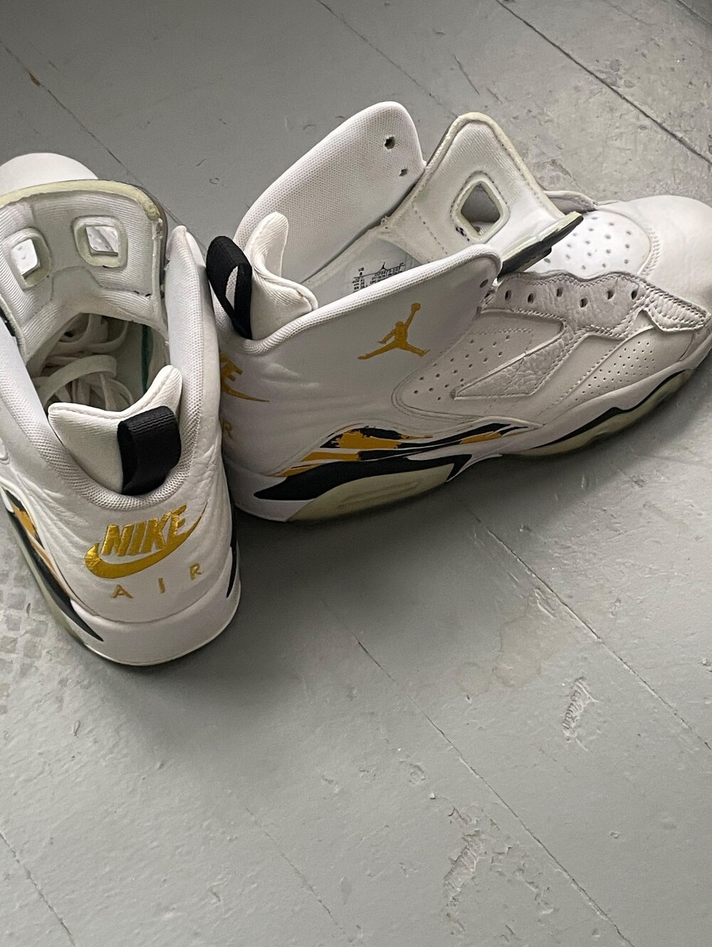 Nike Air Jordan High-Top Sneakers - White/Yellow/Black